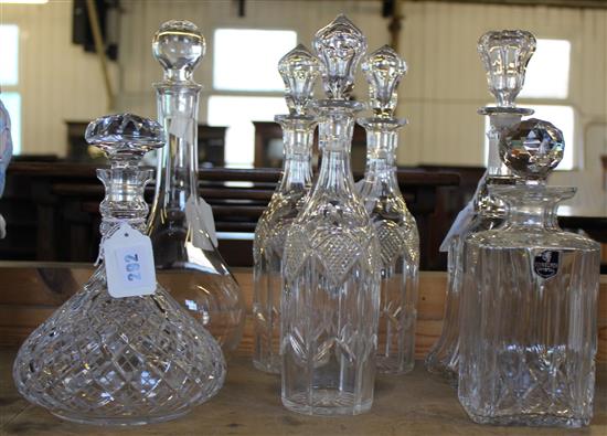 Vict bell-shaped ribbed glass decanter, trio of panel & cut glass mallet decanters & 3 others (7, all + stoppers, one chipped)